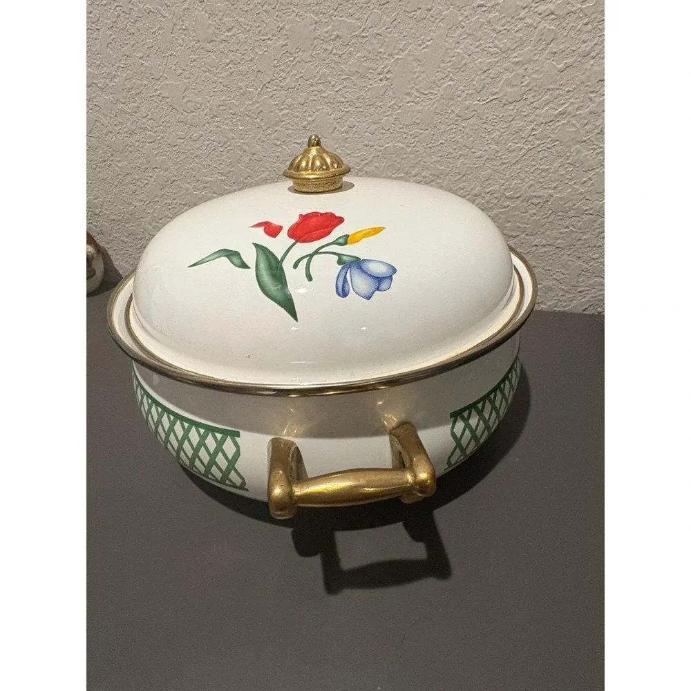 Vintage Regency Club 4.5 Qt Enamelware Covered Dutch Oven Pot w/ Lid